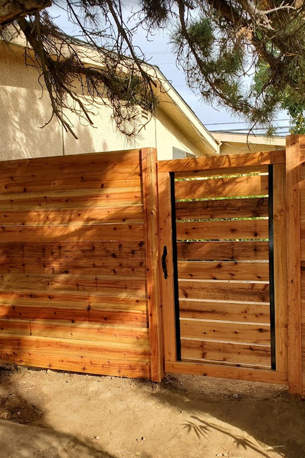wooden-fence-with-gate-bakersfield-ca
